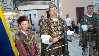 Biograd: Mazoretkinje, gradska glazba i srednjovjekovni biogradski kostimi