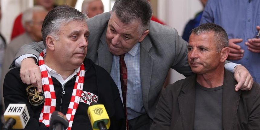 U Novinarskom domu gdje odrzan je okrugli stol u organizaciji branitelja na temu Istinom – 100 posto za Hrvatsku. Djuro Glogoski. Photo: Goran Stanzl/PIXSELL Autor Goran Stanzl/PIXSELL Ključne riječi veterani, branitelji prosvjednici, branitelji, okrug U Novinarskom domu gdje odrzan je okrugli stol u organizaciji branitelja na temu Istinom – 100 posto za Hrvatsku. Djuro Glogoski. Photo: Goran Stanzl/PIXSELL Autor Goran Stanzl/PIXSELL Ključne riječi veterani, branitelji prosvjednici, branitelji, okrug