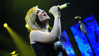 Skoplje, 240110.
Humanitarni koncert odrzan u Skoplju na kome su izvodjaci premijerno pjevali pjesme koje je komponirao Tose Proeski.
Na fotografiji: Jelena Tomasevic.
Foto: Maja Zlatevska / CROPIX Skoplje, 240110.
Humanitarni koncert odrzan u Skoplju na kome su izvodjaci premijerno pjevali pjesme koje je komponirao Tose Proeski.
Na fotografiji: Jelena Tomasevic.
Foto: Maja Zlatevska / CROPIX