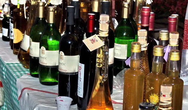 7. Festival izvorne hrane, pića, gastronomskih delicija, izvornog suvenira i folklora “Biogradski stol”, Foto: Leonard Kvarantan