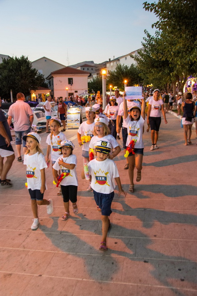 Paški ljetni karneval 2017 – maškarana povorka