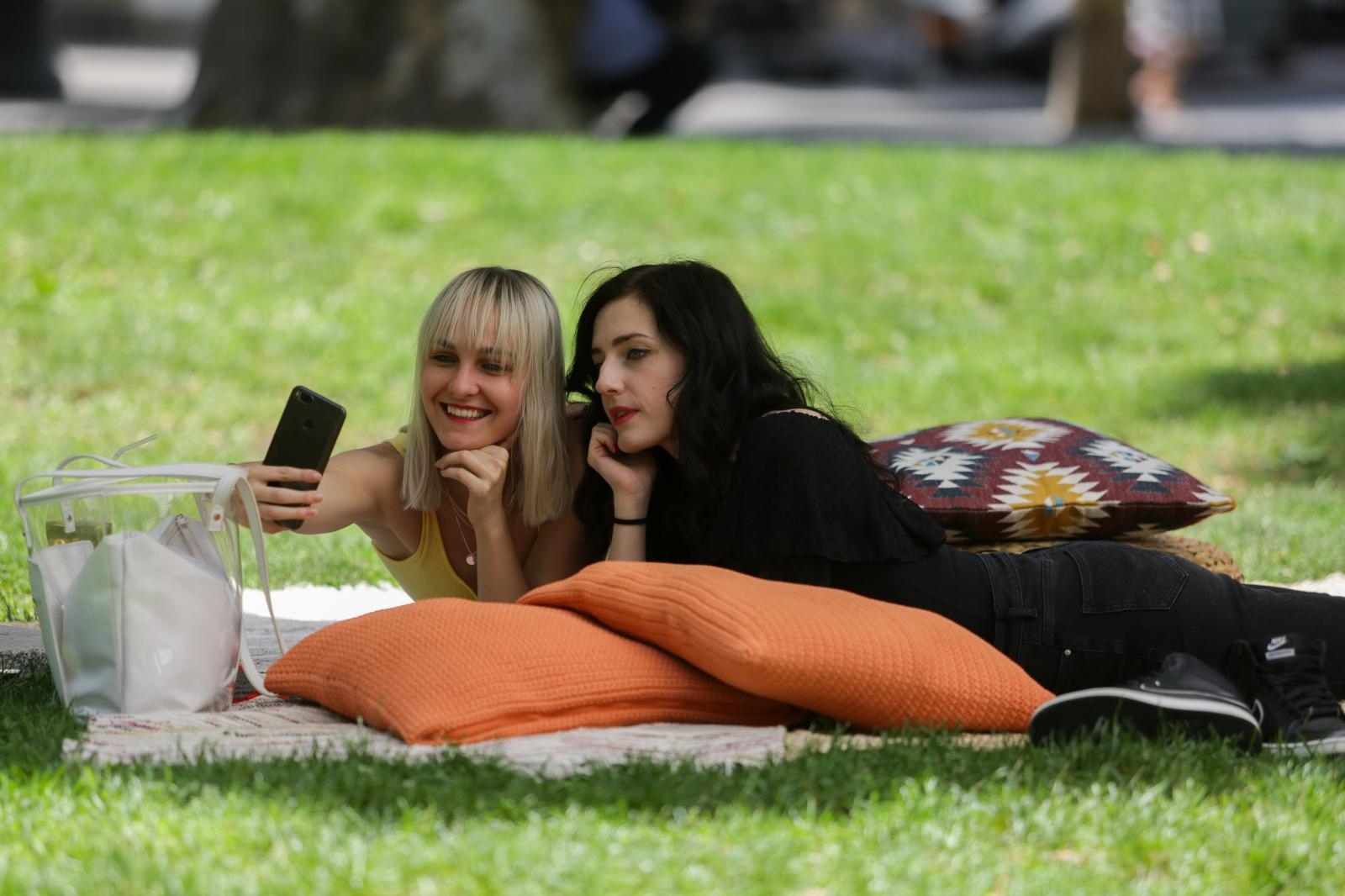 Ljetni ambijent Zagrebačkog mora knjiga privukao brojne posjetitelje