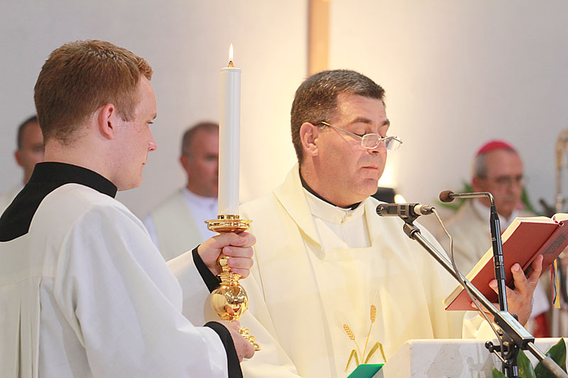 U Skabrnji odrzano veliko misno slavlje i procesija povodom blagdana Velike Gospe U Skabrnji odrzano veliko misno slavlje i procesija povodom blagdana Velike Gospe
