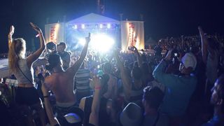 10.07.2013., Novalja – Americki reper Snoop Dogg, odnosno Snoop Lion, nastupio je u prepunom klubu Papaya na Zrcu u sklopu Fresh Island festivala. Photo: Filip Brala/PIXSELL 10.07.2013., Novalja – Americki reper Snoop Dogg, odnosno Snoop Lion, nastupio je u prepunom klubu Papaya na Zrcu u sklopu Fresh Island festivala. Photo: Filip Brala/PIXSELL