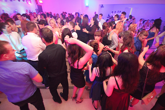 Maturalna večer Ekonomske škole (foto:Saša Čuka) Maturalna večer Ekonomske škole (foto:Saša Čuka)