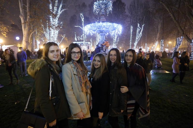 Na Zrinjevcu otvoren Advent u Zagrebu