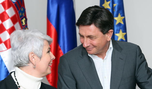 Kranjska Gora, Slovenija, 130110.
Premijerka RH Jadranka Kosor sastala se sa slovenskim premijerom Borutom Pahorom u hotelu Miklic u Kranjskog Gori.
Na slici: Kosor i Pahor tijekom izjava za novinare.
Foto: Davor Pongracic / CROPIX