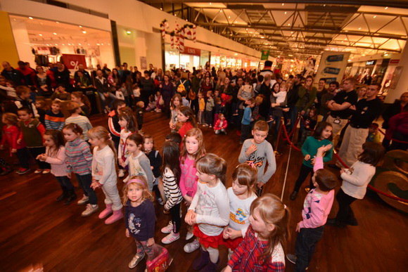 Supernova: Božićni koncert Ivane Kindl i posjet Djeda Božićnjaka, Foto: Iva Perinčić Supernova: Božićni koncert Ivane Kindl i posjet Djeda Božićnjaka, Foto: Iva Perinčić