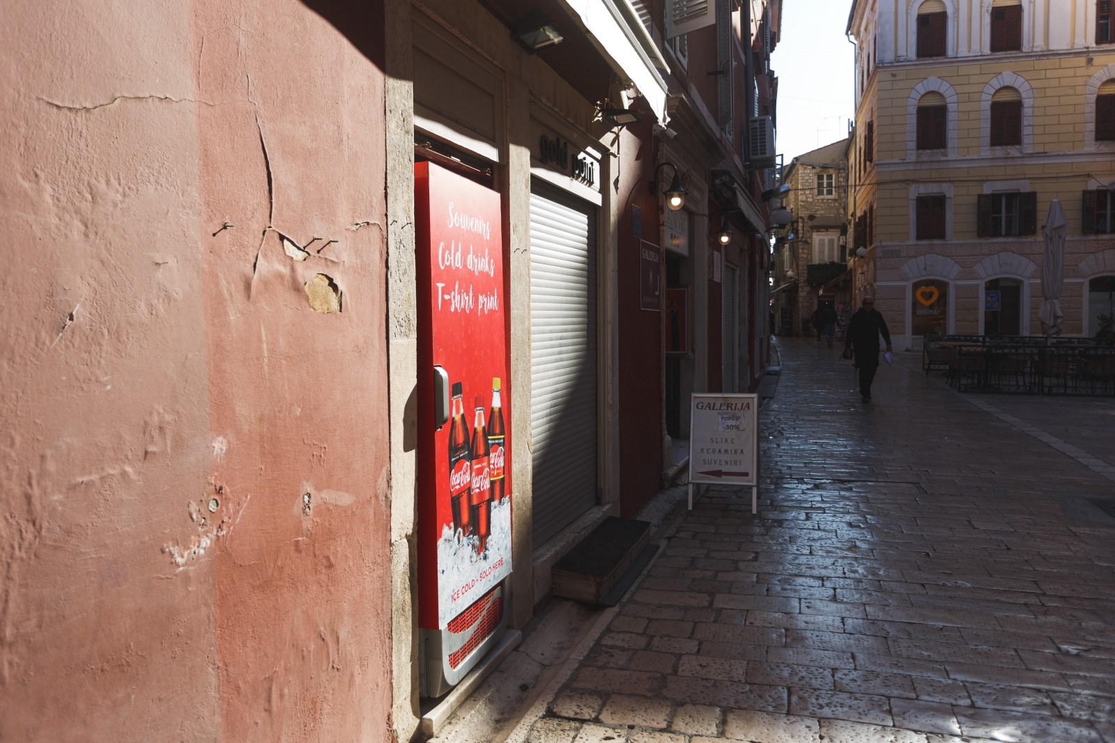 Zatvorene butige i poluprazan zadarski Poluotok Zatvorene butige i poluprazan zadarski Poluotok