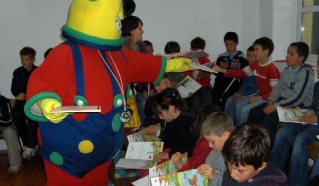 Edukativna predstava “Bembo i prijatelji protiv mina” u Benkovcu