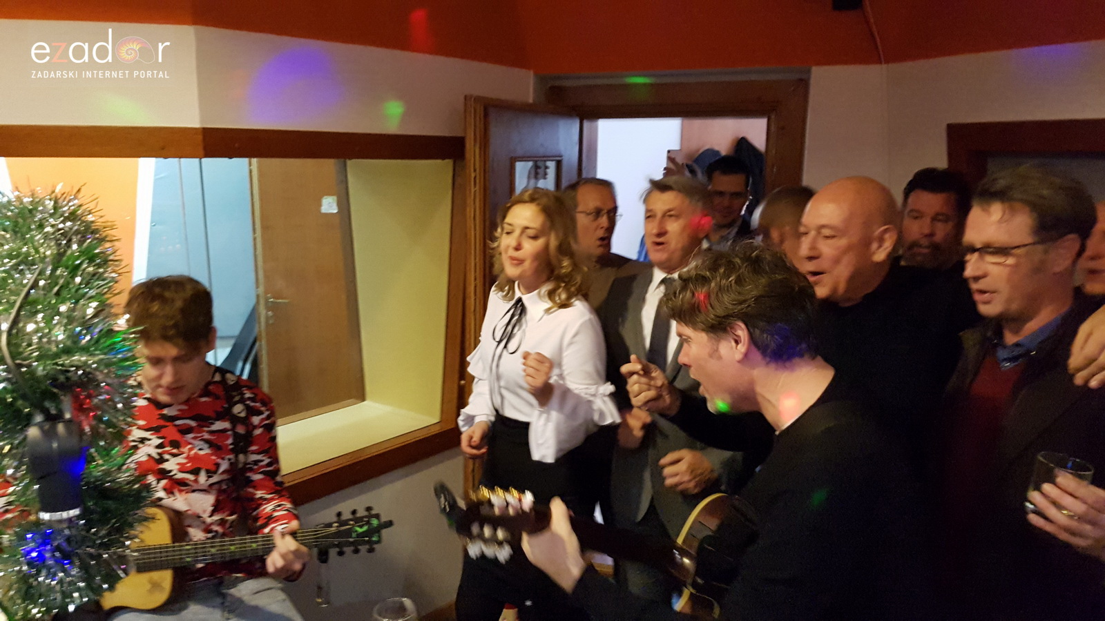 Božićni domijenak i premijera novog studija Novog radija