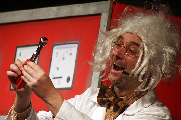 “Karnevalski vremeplov” plesne udruge “Gesta” (foto:Saša Čuka) “Karnevalski vremeplov” plesne udruge “Gesta” (foto:Saša Čuka)