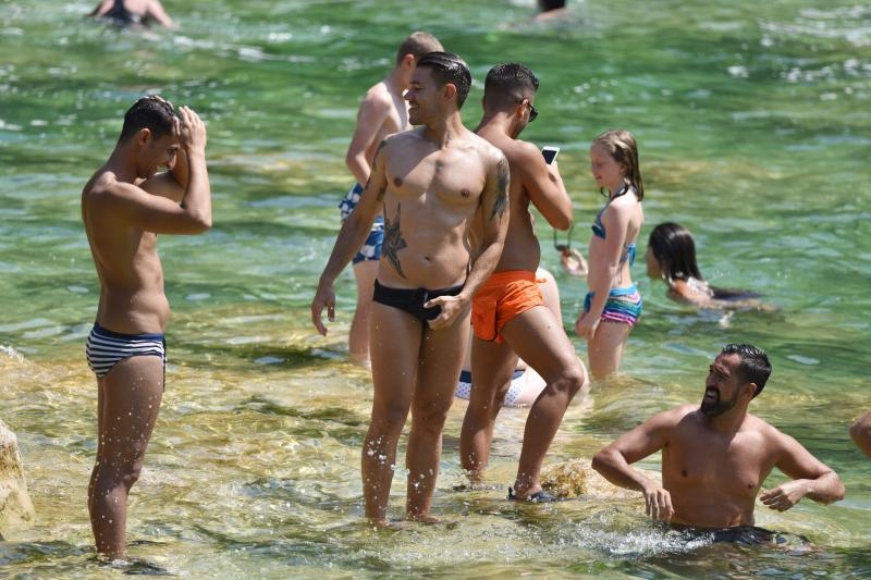 Puno lipog svita uživalo u svježini Krke na Skradinskom buku