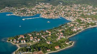 Let iznad Sukošana i Marine Dalmacija, Foto: Dino Stanin/PIXSELL Let iznad Sukošana i Marine Dalmacija, Foto: Dino Stanin/PIXSELL