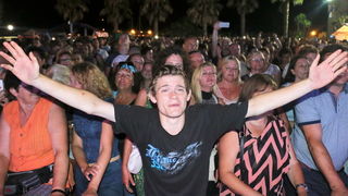 Virsko ljeto 2016: Tomislav Bralić i klapa Intrade oduševili 12 tisuća obožavatelja na virskoj rivi Virsko ljeto 2016: Tomislav Bralić i klapa Intrade oduševili 12 tisuća obožavatelja na virskoj rivi