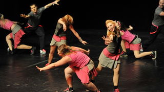 Zadar, 180513.
Veceras je u kazalistu lutaka odrzan Zadarski plesni festival In memoriam Nives Simatovic-Predovan na kojem se predstavilo 19 plesnih ansambla iz 12 gradova.
Na fotografiji: nastup na plesnom festivalu.
Foto: Luka Gerlanc / CROPIX Zadar, 180513.
Veceras je u kazalistu lutaka odrzan Zadarski plesni festival In memoriam Nives Simatovic-Predovan na kojem se predstavilo 19 plesnih ansambla iz 12 gradova.
Na fotografiji: nastup na plesnom festivalu.
Foto: Luka Gerlanc / CROPIX