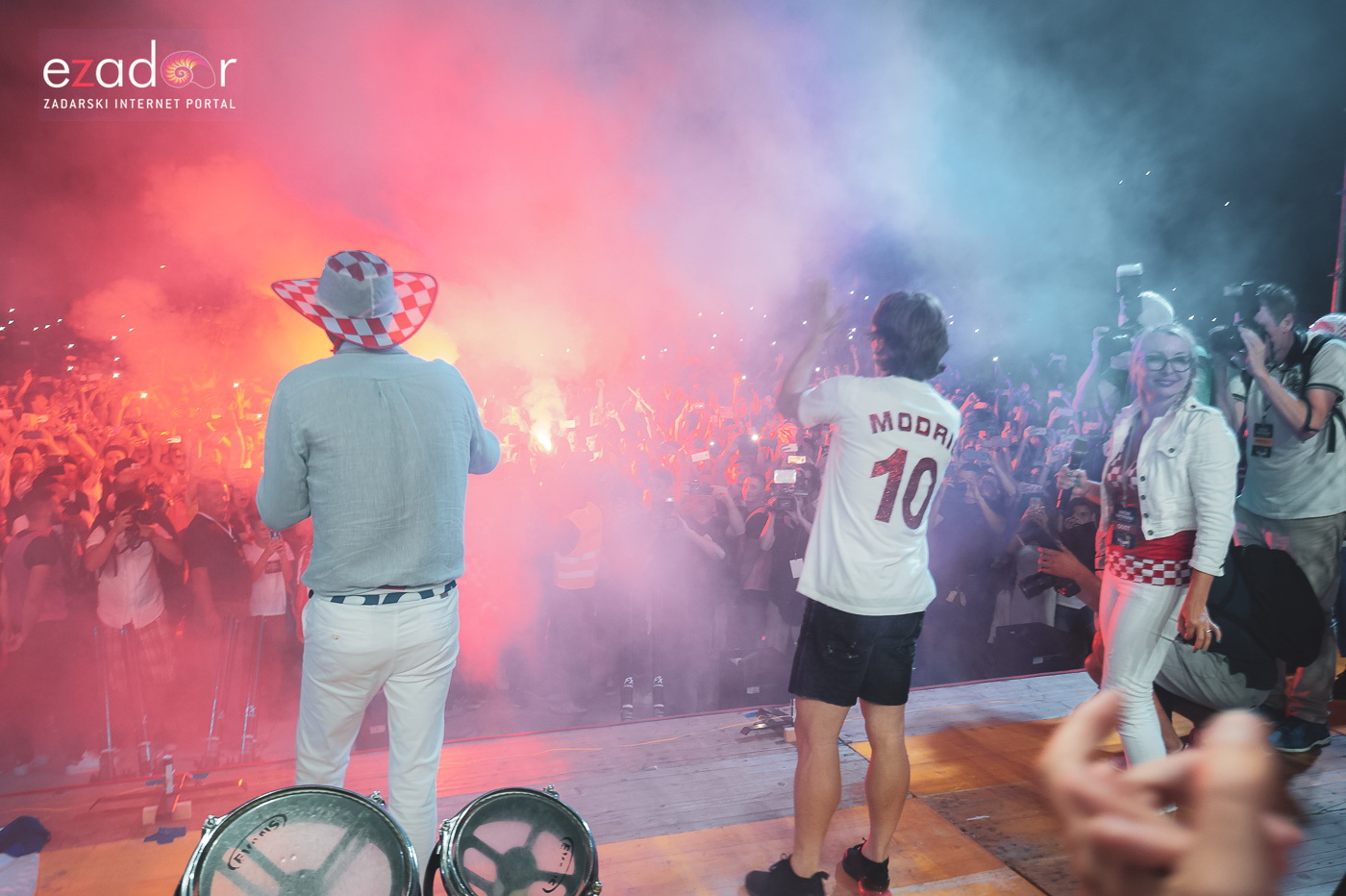 Zadar priredio čudesan doček svojim Vatrenim herojima (1)