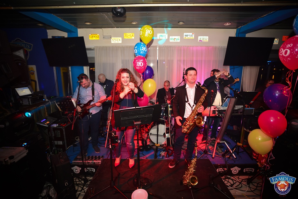 U Famous beach and grill baru Rockatansky bend proslavio je 20 godina djelovanja U Famous beach and grill baru Rockatansky bend proslavio je 20 godina djelovanja