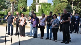 Povodom Dana pobjede kod središnjeg križa na Gradskom groblju položeni vijenci Povodom Dana pobjede kod središnjeg križa na Gradskom groblju položeni vijenci