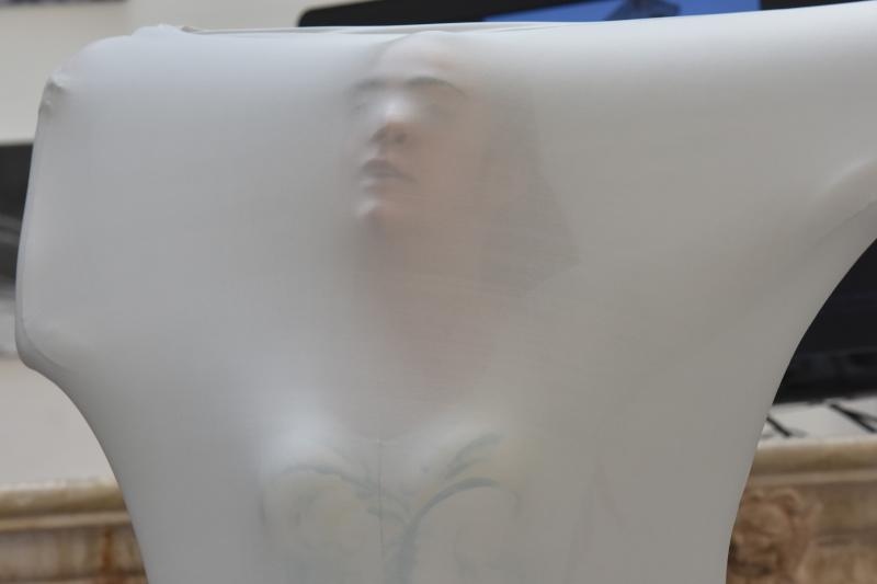 U lozi Narodnog muzeja otvorena je izlozba plakata, fotografija i kostima Zadarskog plesnog ansambla, najstarijeg ansambla suvremenog plesa u Dalmaciji. Izlozba je vezana uz proslavu Dana obrane grada Zadra i 25. godisnjice od osnutka Zadarskog plesnog an