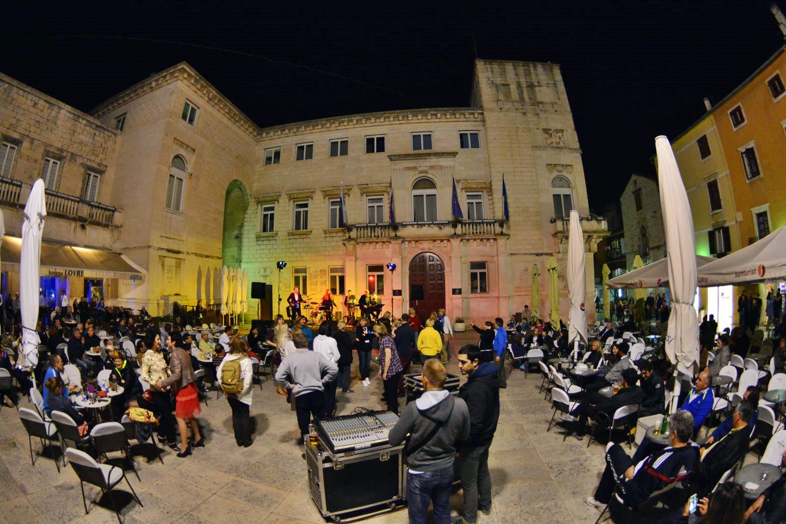 FIMBA After party na Narodnom trgu uz bend Songbusters FIMBA After party na Narodnom trgu uz bend Songbusters