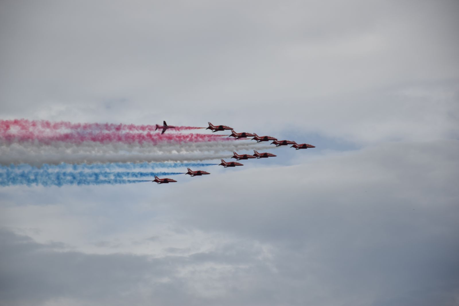 Krila Oluje i Red Arrows preletjeli iznad Zadarskog kanala