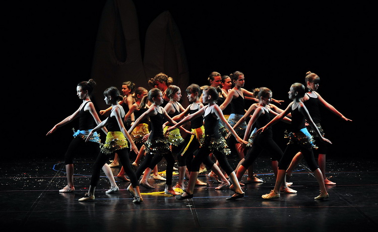 HNK Zadar: Plesna udruga Festa – “Izašli iz priče (a netko i iz papučice)”, Foto: Željko Karavida HNK Zadar: Plesna udruga Festa – “Izašli iz priče (a netko i iz papučice)”, Foto: Željko Karavida