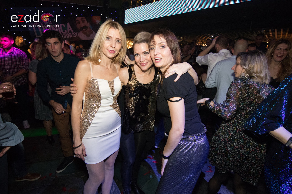 Ludnica u Saturnusu: Najbolji doček u svemiru i šire Ludnica u Saturnusu: Najbolji doček u svemiru i šire