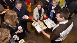 U zgradi nekadasnjeg zeljznickog kolodvora jutros je otvoren prvi Mc Donalds u Zadru Photo: Dino Stanin/PIXSELL