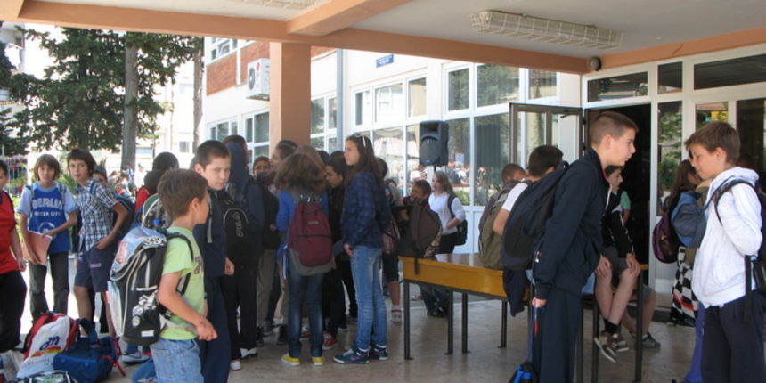 OŠ Šime Budinića, učenici, školsko dvorište OŠ Šime Budinića, učenici, školsko dvorište