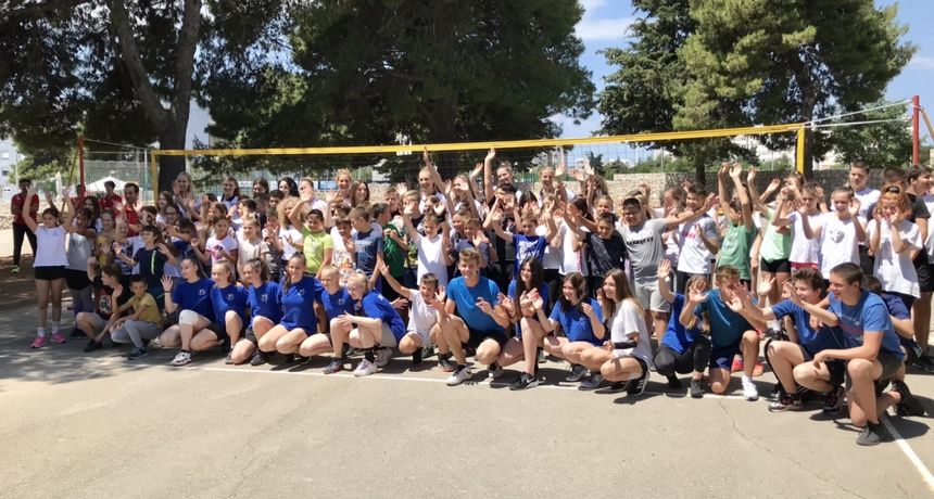 Hrvatska odbojkaška reprezentacija posjetila OŠ Smiljevac