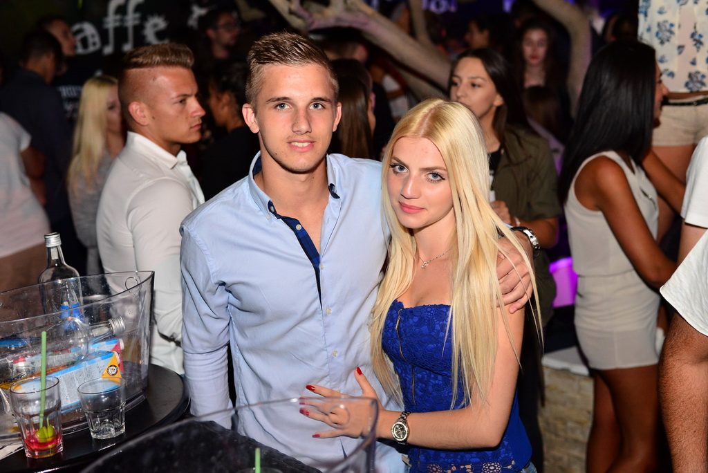 Nostromo & Vagabundo Vir: DJ Djuka i Led robot Nostromo & Vagabundo Vir: DJ Djuka i Led robot