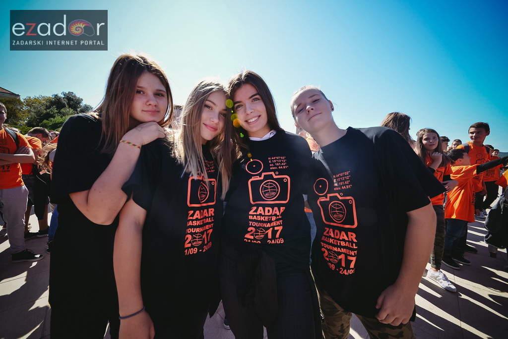 #ZDBT2017: Snimanje Milenijske fotografije košarkaške lopte na Pozdravu suncu #ZDBT2017: Snimanje Milenijske fotografije košarkaške lopte na Pozdravu suncu