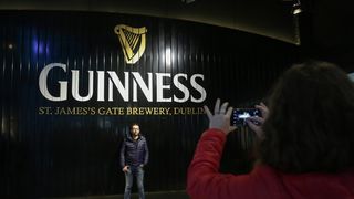 Dublin: Guinness Storehouse jedna je od najposjećenijih turističkih atrakcija Dublin: Guinness Storehouse jedna je od najposjećenijih turističkih atrakcija