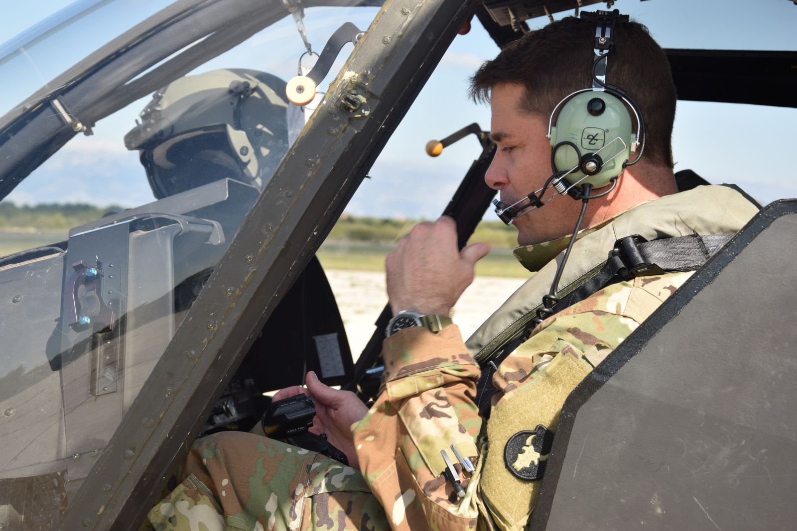 U Zemuniku vježba helikoptera za operacije na kopnu