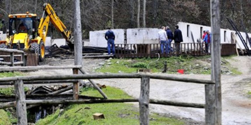 Izgorile životinje na setu sapunice Najbolje godine (Boris Kovačev/ Cropix) Izgorile životinje na setu sapunice Najbolje godine (Boris Kovačev/ Cropix)