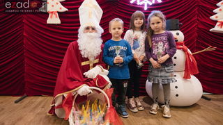 Sveti Nikola posjetio Supernova centar i razveselio mališane