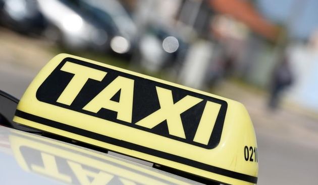 Na autobusnom kolodvoru dio taksista odrzao je prosvjed zbog kako kazu sve tezih uvijeta rada. Photo: Dino Stanin/PIXSELL