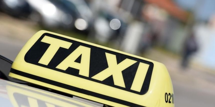 Na autobusnom kolodvoru dio taksista odrzao je prosvjed zbog kako kazu sve tezih uvijeta rada. Photo: Dino Stanin/PIXSELL