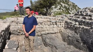 Park prirode Vransko jezero: Predstavljena pronađena utvrda iz 15. stoljeća s naoružanjem na brdu Osridak-Gradina. Foto: Hrvoje Jelavić/PIXSELL Park prirode Vransko jezero: Predstavljena pronađena utvrda iz 15. stoljeća s naoružanjem na brdu Osridak-Gradina. Foto: Hrvoje Jelavić/PIXSELL