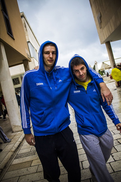 Druženje s košarkašima Zadra u Caffe baru Forum, Foto: Mia Čop Druženje s košarkašima Zadra u Caffe baru Forum, Foto: Mia Čop