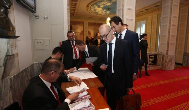 Saborski zastupnici dolaze na prvu konstituirajucu sjednicu osmog saziva Hrvatskog sabora. Robert Podolnjak. Photo: Zeljko Lukunic/PIXSELL