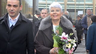 Zagreb, 041211.
Parlamentarni izbori 2011.
Izborno mjesto OS A. G. Matos. 
Na slici: Premijerka Jadranka Kosor glasala je u 9 sati.
Foto: Bruno Konjevic / CROPIX