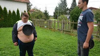 Dječak “magnet” Ivan Stoiljković pokazao svoj jedinstveni dar privlačenja metala Dječak “magnet” Ivan Stoiljković pokazao svoj jedinstveni dar privlačenja metala