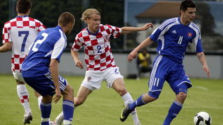 Varazdin, 190510.
Na gradskom stadionu u Varazdinu igra se kvalifikacijska utakmica za europsko prvenstvo U-21 izmedju reprezentacija Hrvatske i Slovacke.
Na slici: Domagoj Vida.
Foto: Zeljko Hajdinjak / CROPIX
