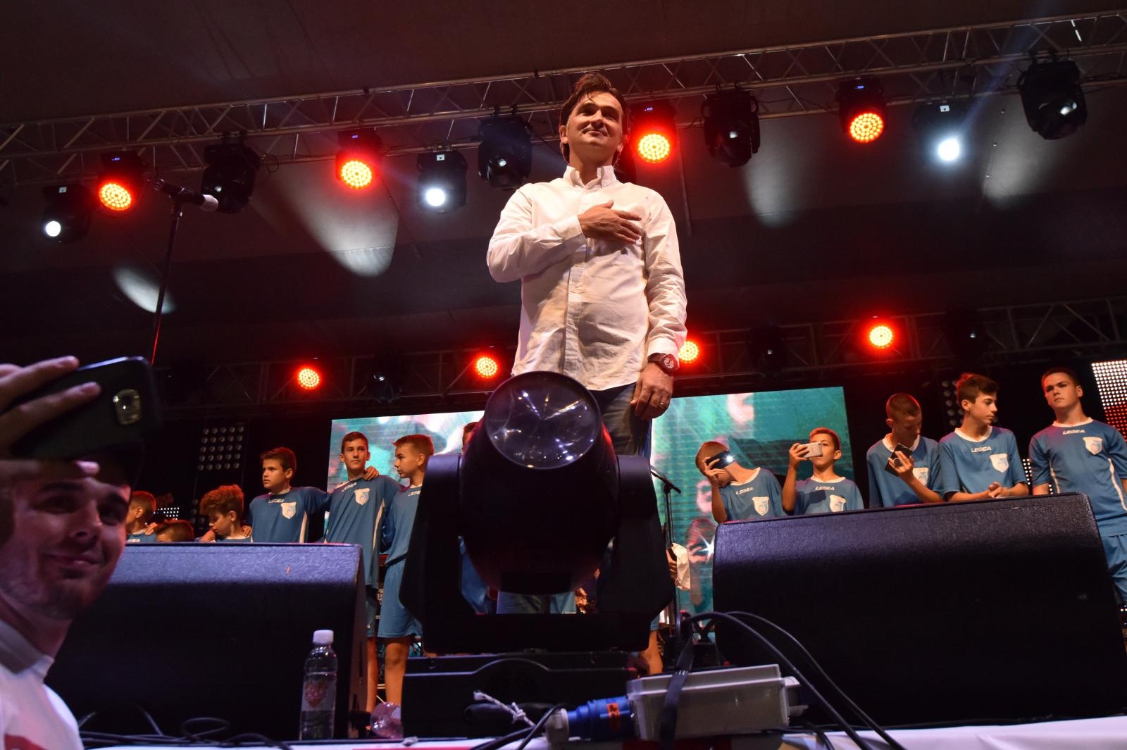 U rodnom Livnu priređen veličanstven doček Zlatku Daliću U rodnom Livnu priređen veličanstven doček Zlatku Daliću