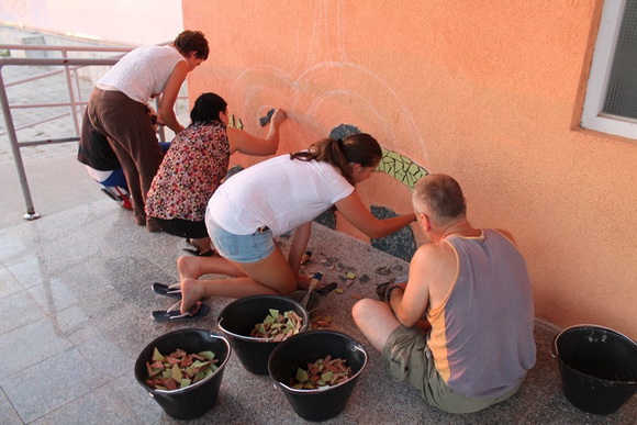Benkovac: građanska akcija “Kad se male ruke slože – za veseliji grad” Benkovac: građanska akcija “Kad se male ruke slože – za veseliji grad”