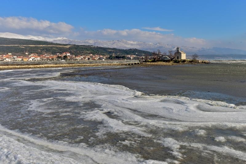 Jaka bura na zadarskom području otežava cestovni i pomorski promet, foto: Dino STanin/PIXSELL Jaka bura na zadarskom području otežava cestovni i pomorski promet, foto: Dino STanin/PIXSELL