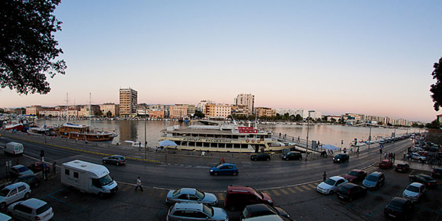 Đir po gradu, 13. listopada 2011., parking Đir po gradu, 13. listopada 2011., parking