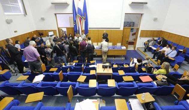 Nova burna sjednica Gradskog vijeća Grada Zadra, foto: Filip Brala/PIXSELL